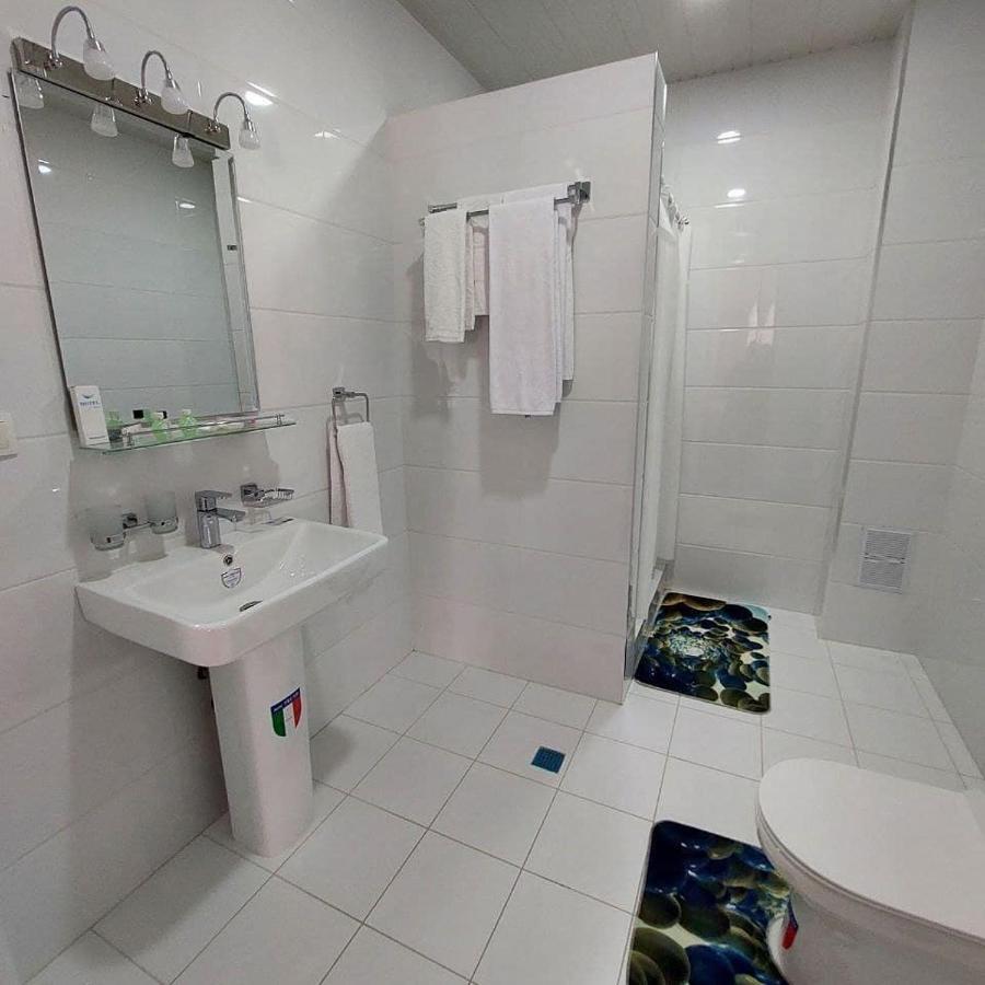 Queens 2 Hotel Tashkent Ngoại thất bức ảnh