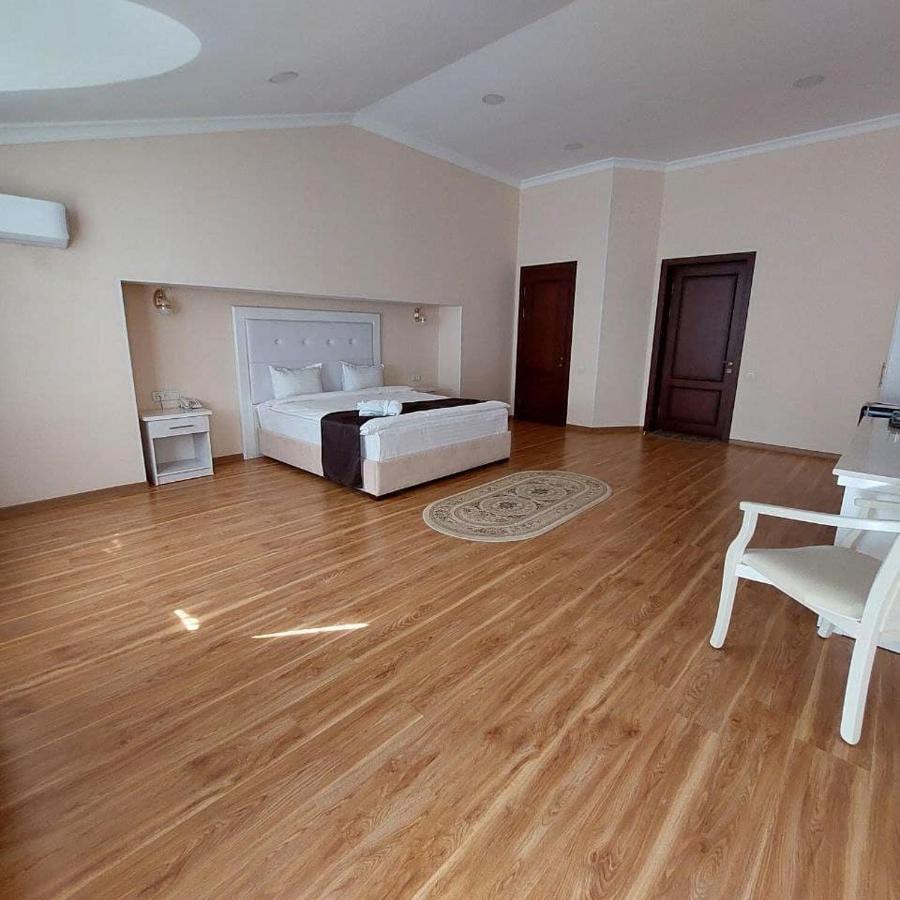 Queens 2 Hotel Tashkent Ngoại thất bức ảnh