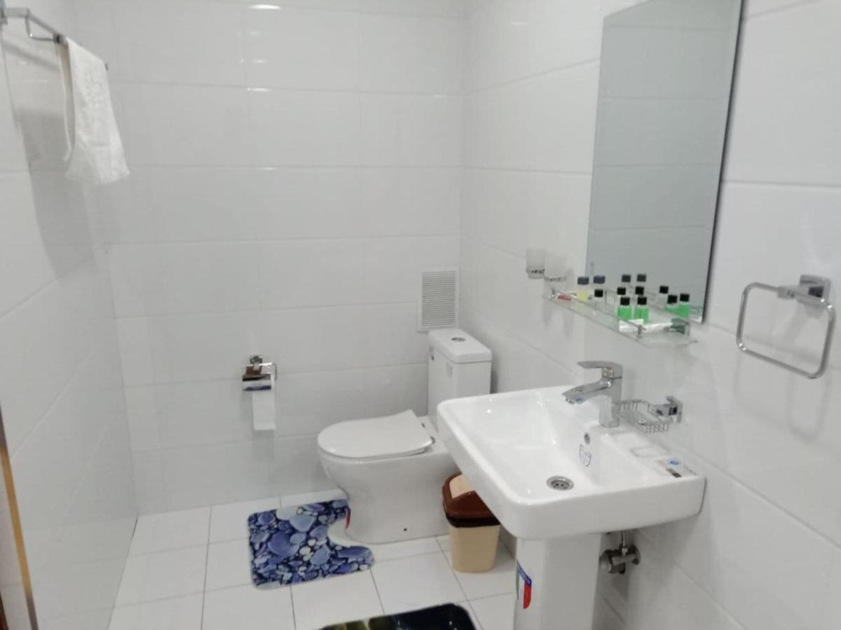 Queens 2 Hotel Tashkent Ngoại thất bức ảnh