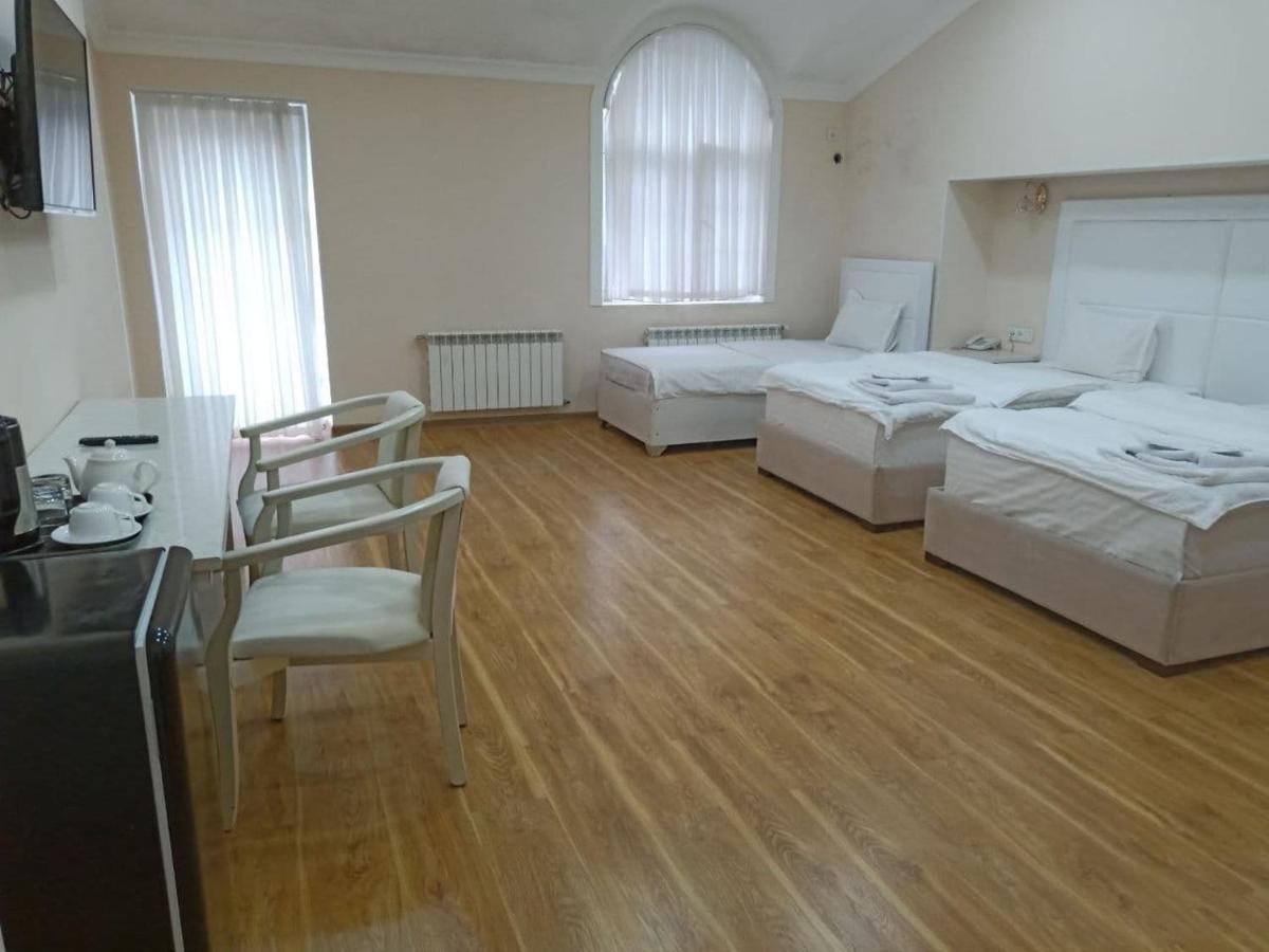 Queens 2 Hotel Tashkent Ngoại thất bức ảnh