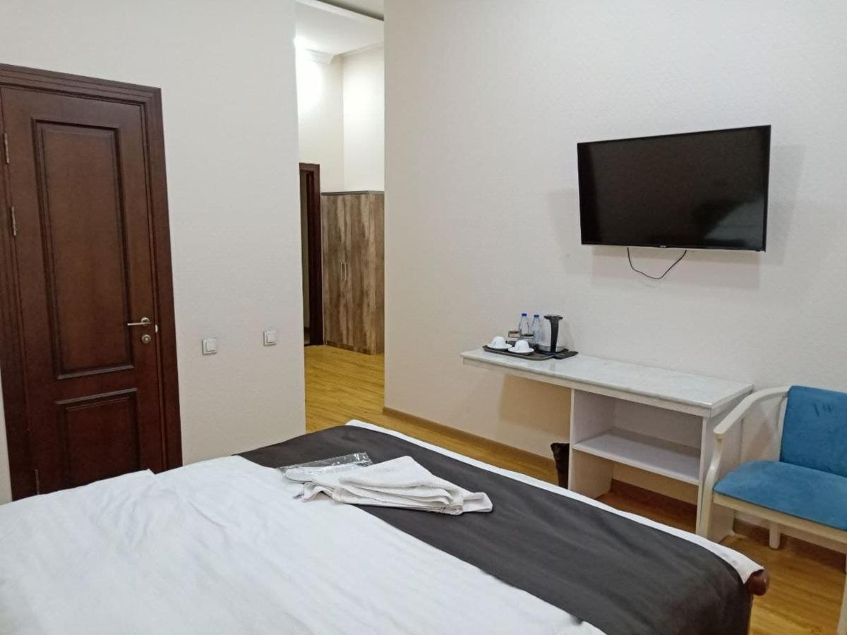 Queens 2 Hotel Tashkent Ngoại thất bức ảnh