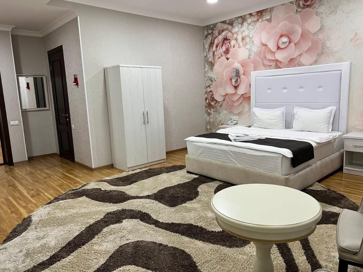 Queens 2 Hotel Tashkent Ngoại thất bức ảnh