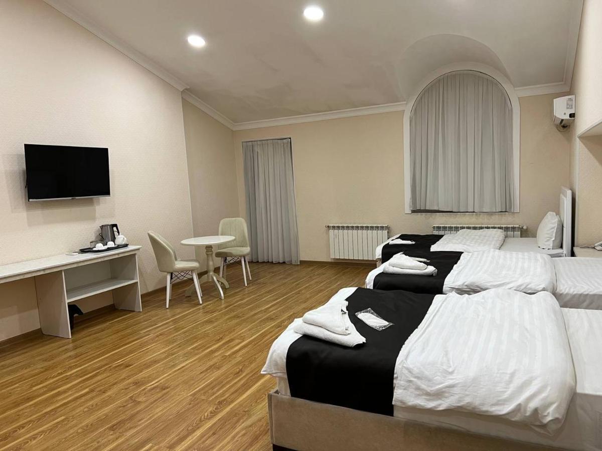 Queens 2 Hotel Tashkent Ngoại thất bức ảnh