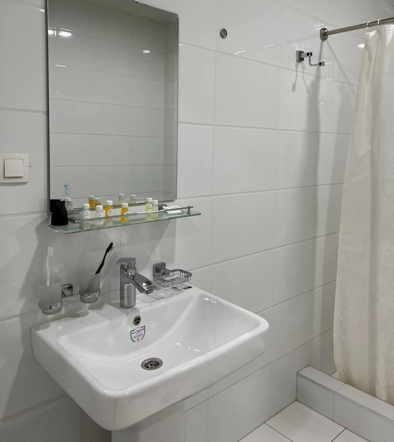 Queens 2 Hotel Tashkent Ngoại thất bức ảnh